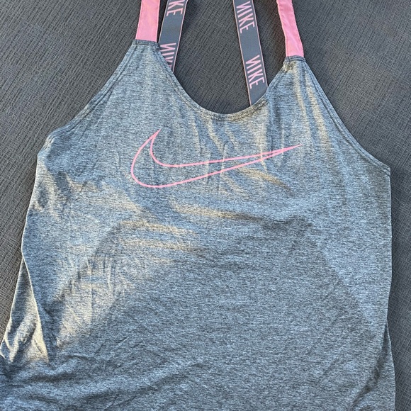 Nike Tank - Picture 1 of 3